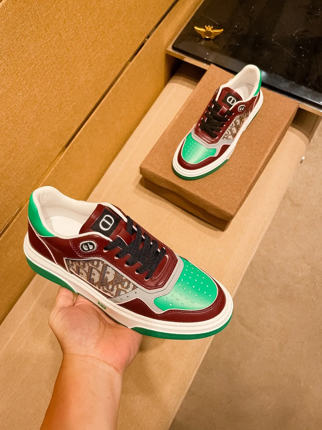 Men's shoes💰 440💰[Dior]🔥 High-end men's shoes brand official website 1:1 latest masterpiece: the upper is made of Italian imported first-layer cowhide with a comfortable and breathable lining➕original non-slip and wear-resistant outsole🔥, making walking more convenient and comfortable! An exclusive new model, a stunning work, a beautiful 1:1 replica [color] compared to the official quality! Create a fashionable personality to set off your uniqueness! A must-have for trendy men! Classic🔥Size: 38-44 Color: 🔥Multiple colors available🔥.